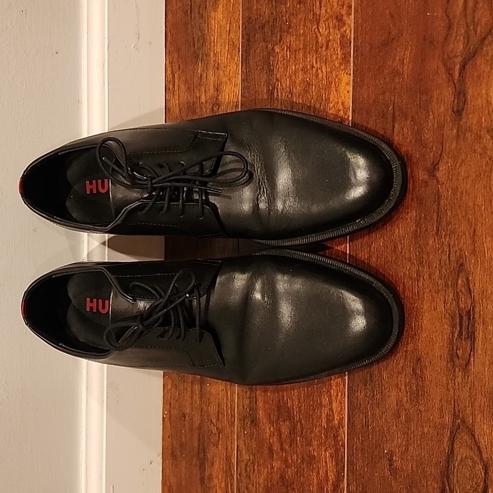 EUC Hugo dress shoes